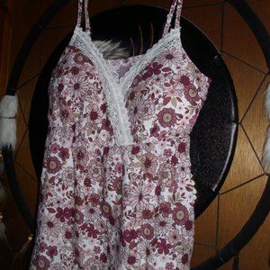 speg strap top size md 7-9. nwt has lace around top